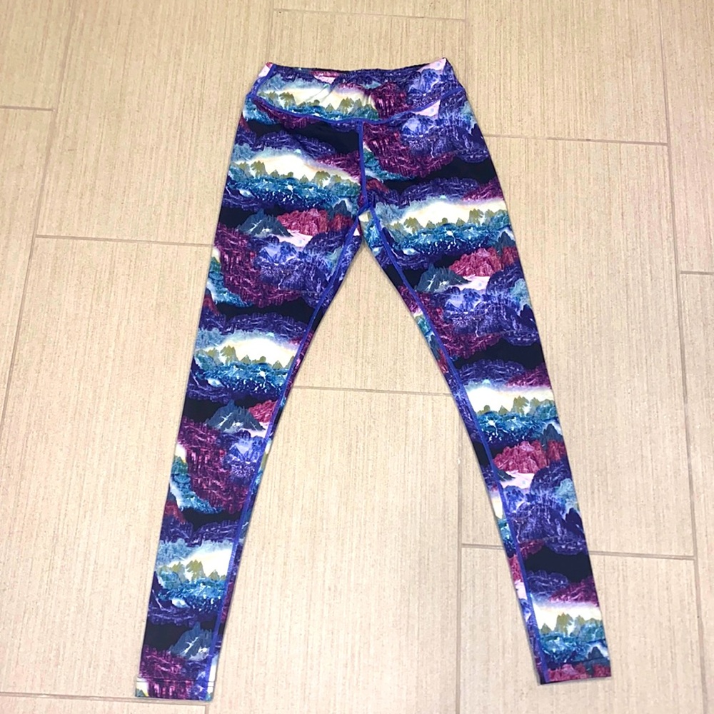 Mountain Peek Leggings Size XS